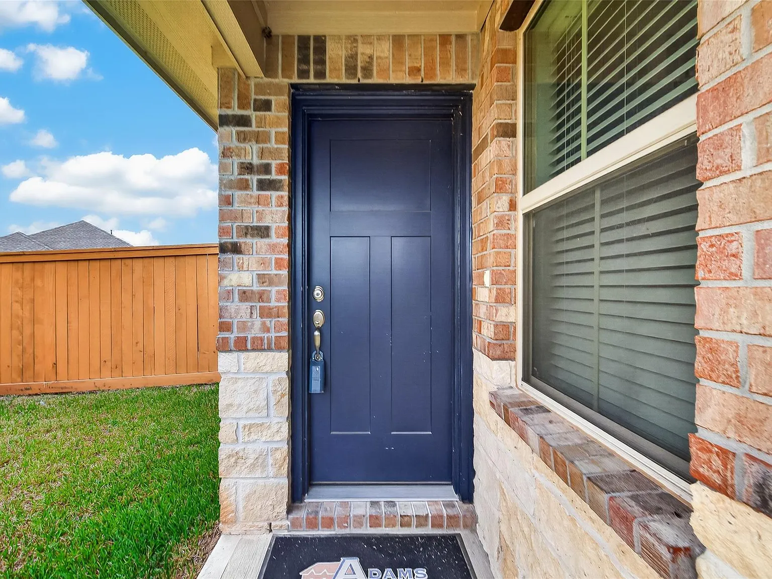 3 bed, 2.0 bath, 1592 sqft, $2,250 — Photo 3