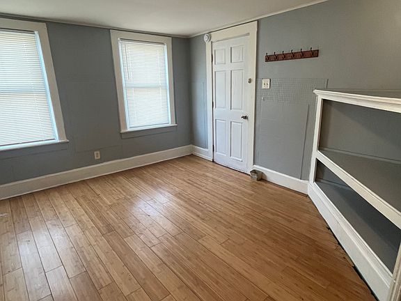 2nd image of 2 Broadway #1