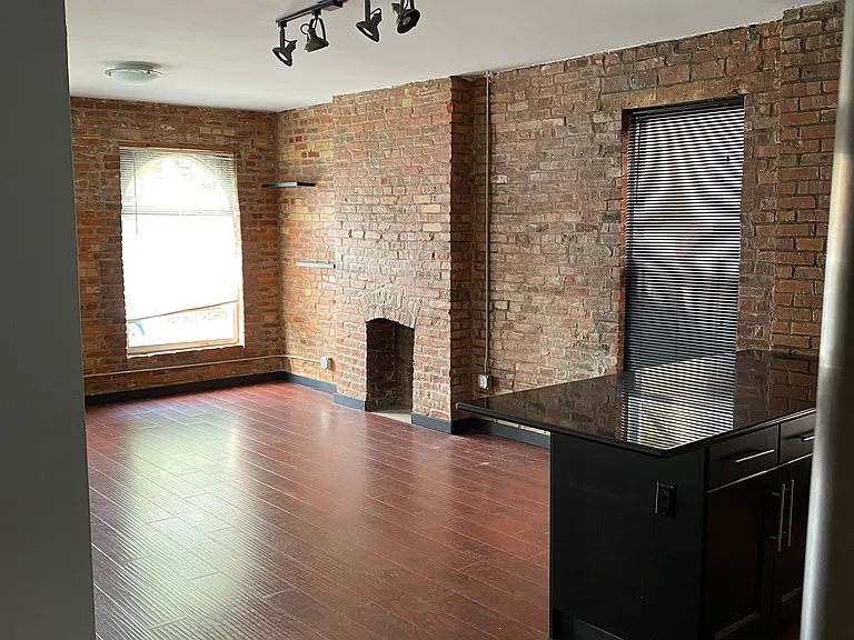 874 Oak St #B — Photo 14