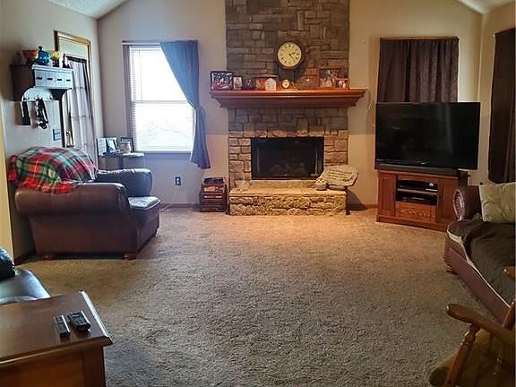 2nd image of 507 Santa Fe Dr