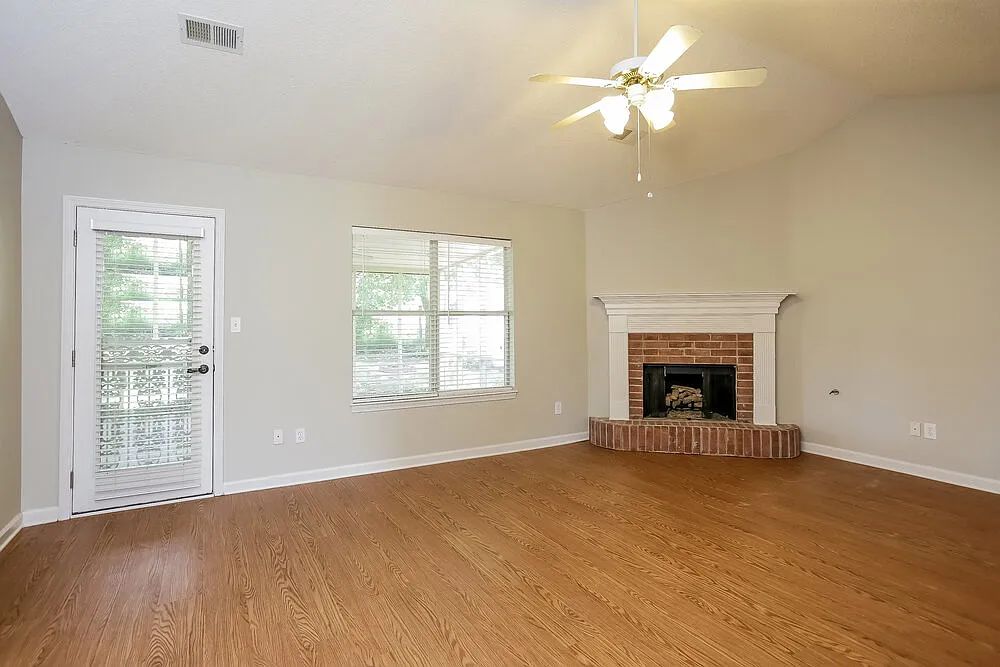 Building Photo - 6399 Sandbourne W