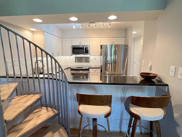 1129 Lake Heron Dr #3A — Photo 10