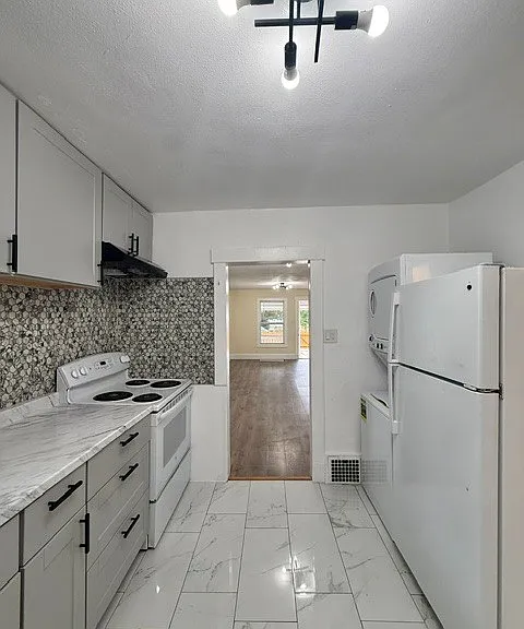 146 Meade St — Photo 8