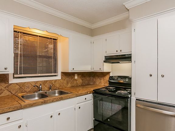 5th image of 529 Wolcott Cir