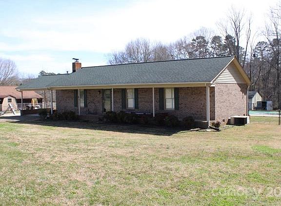 2nd image of 114 Hillside Dr