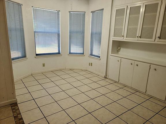 4th image of 261 Glenna Dr