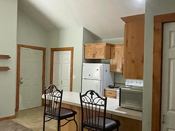 3rd image of 43143 Riverview Dr APT 5