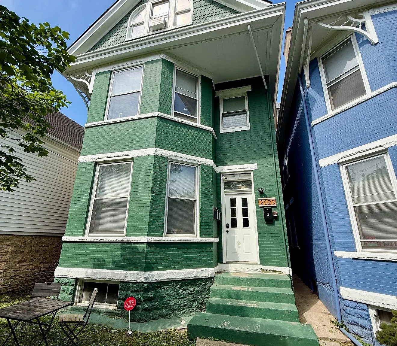 2 bed, 1000 sqft, $1,500 — Photo 1