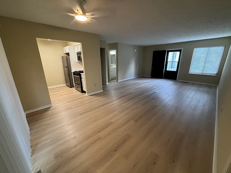 1880 Stoneview Ct — Photo 10