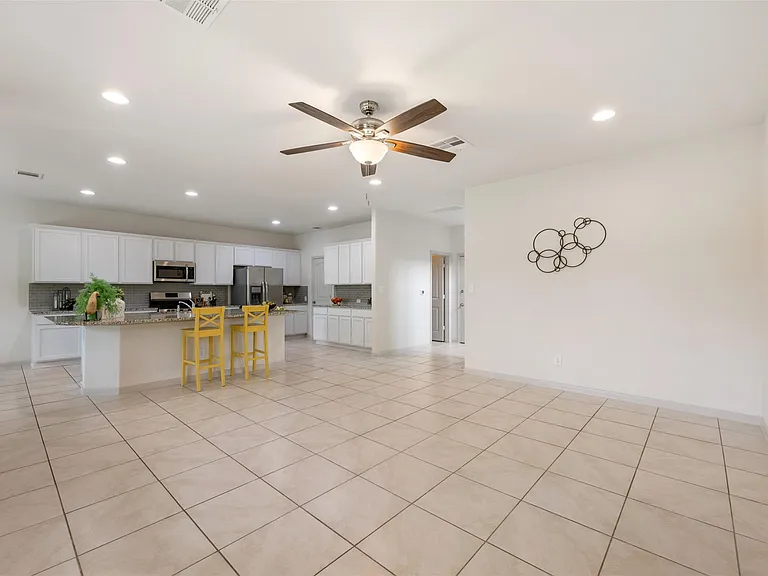 1116 La Conterra Blvd — Photo 14