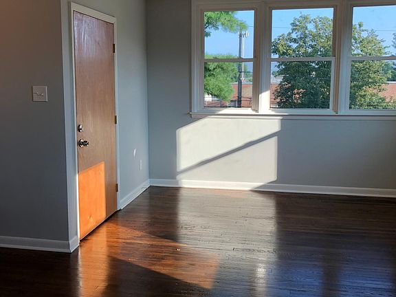 2nd image of 3633 Berry Ave #B