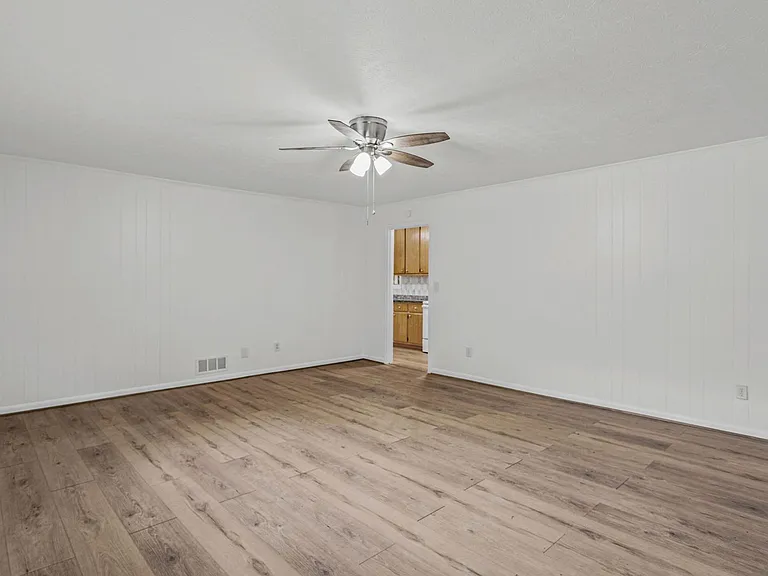 6096 Hillpine Dr — Photo 5