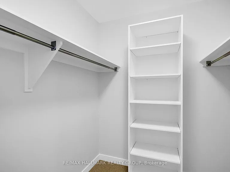 749 Newstead Cres — Photo 33