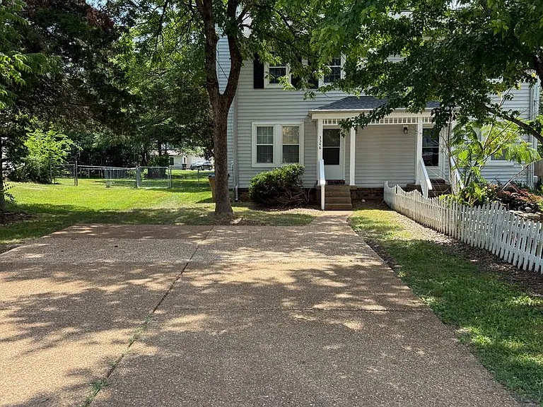 3346 Oak Trees Ct — Photo 25