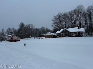 3391 Asbury Rd, Mount Airy, NC 27030