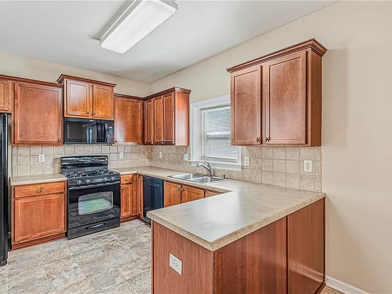 1807 Preserve Creek Way — Photo 7