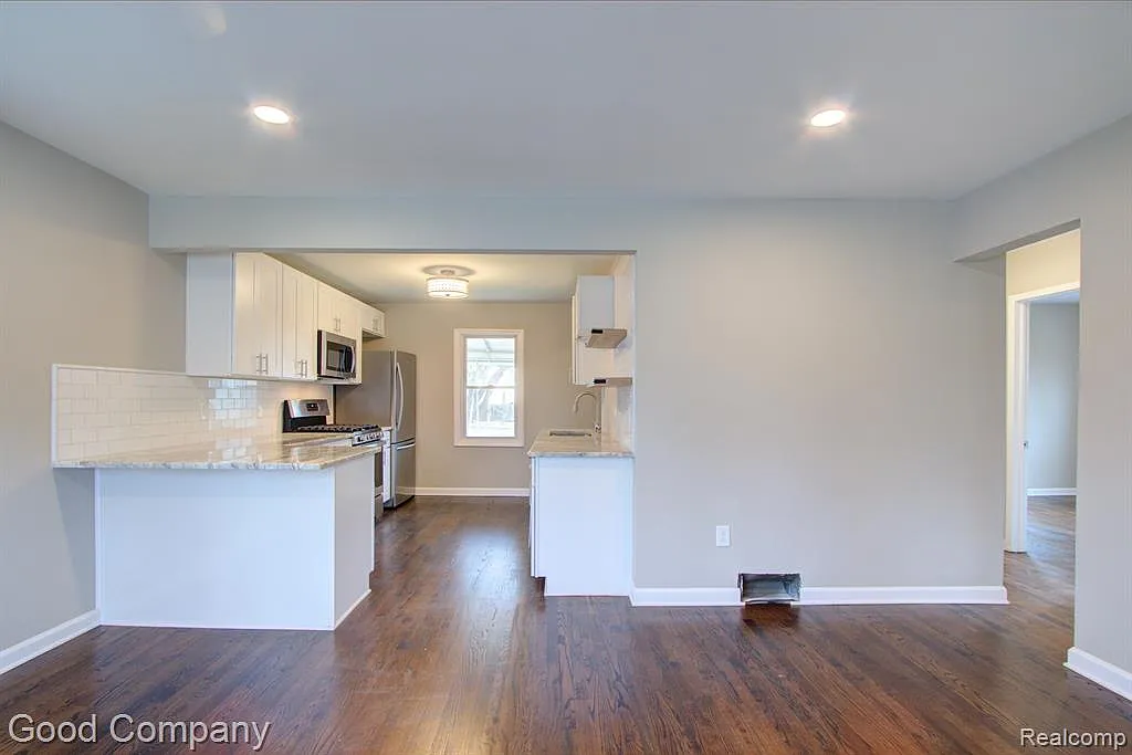 2 bed, 780 sqft, $1,400 — Photo 4