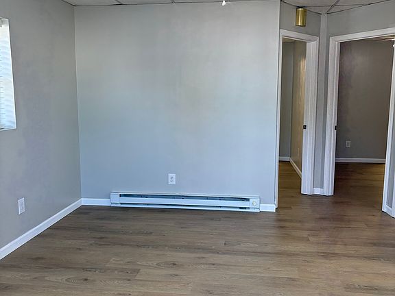 3rd image of 723 W H St APT D