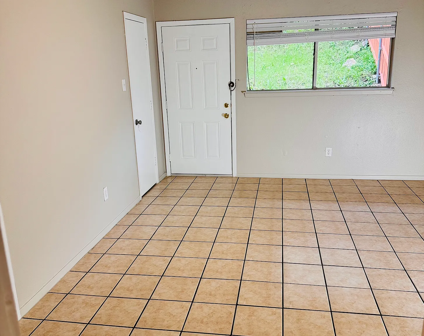 3 bed, 1394 sqft, $1,795 — Photo 2