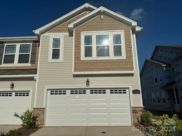6341 Mallow Crossing Ln, Charlotte, NC 28213