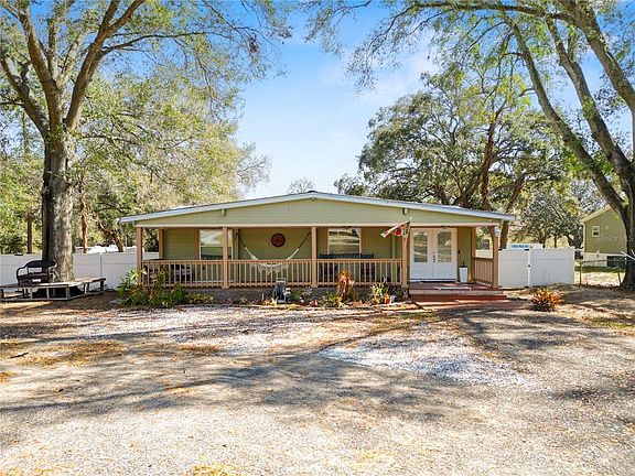 5th image of 18 Crescent Ridge Rd