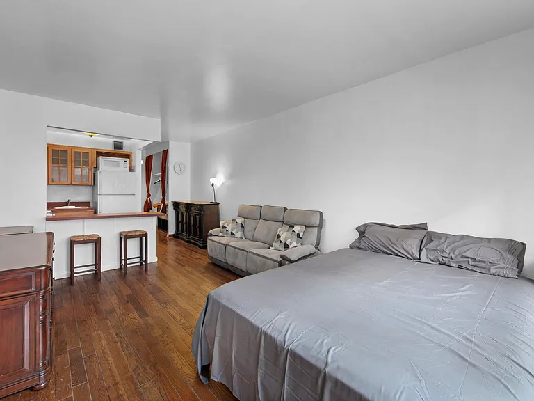 61 Lexington Ave #2C — Photo 5