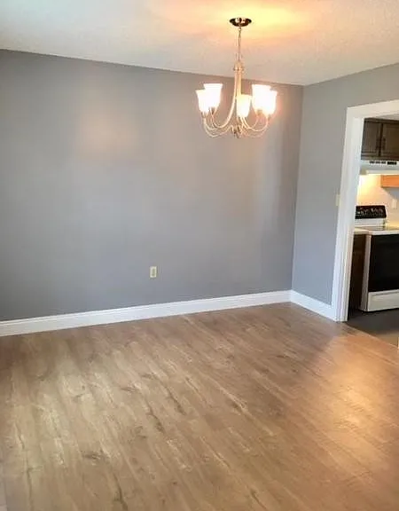 328 Davenport Rd — Photo 4