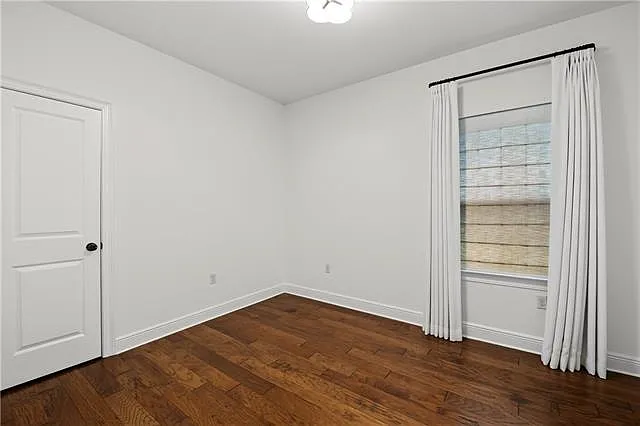 404 Golden Leaf Ct — Photo 18