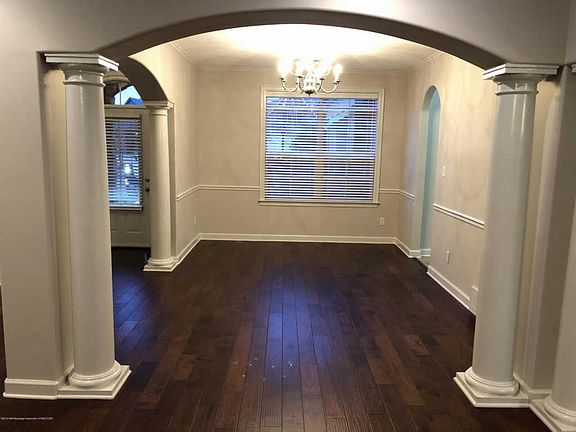 3rd image of 9705 Woodland Creek Ln