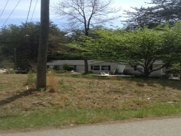 109 Whispering Winds Dr, Murrayville, GA 30564