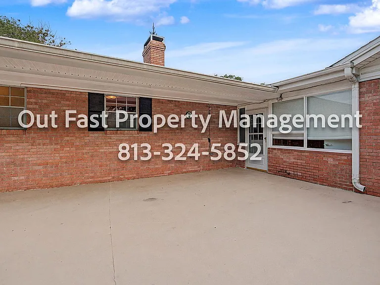 639 Howard Ave — Photo 18