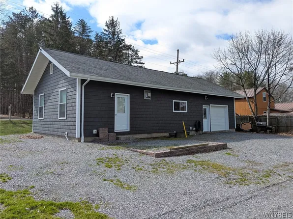 6707 E Lake Rd, Castile, NY 14427
