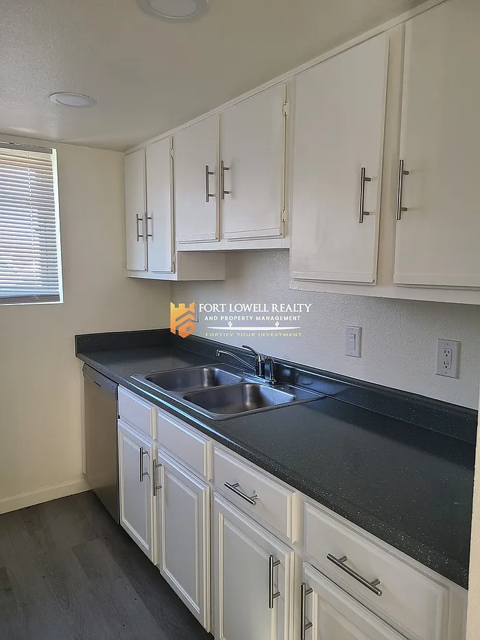 2 bed, 1.0 bath, 780 sqft, $1,200 — Photo 1