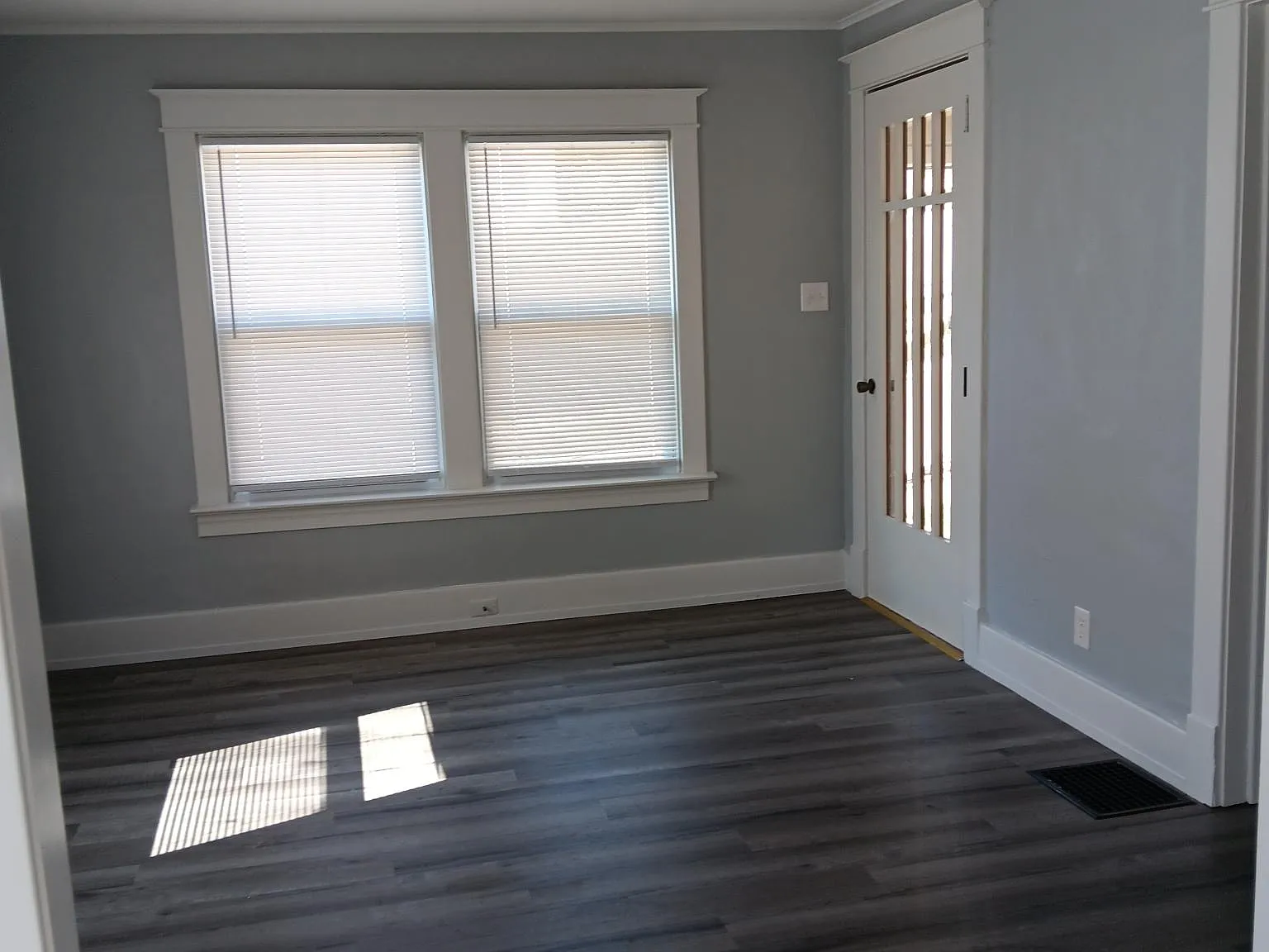 2 bed, 950 sqft, $860 — Photo 3