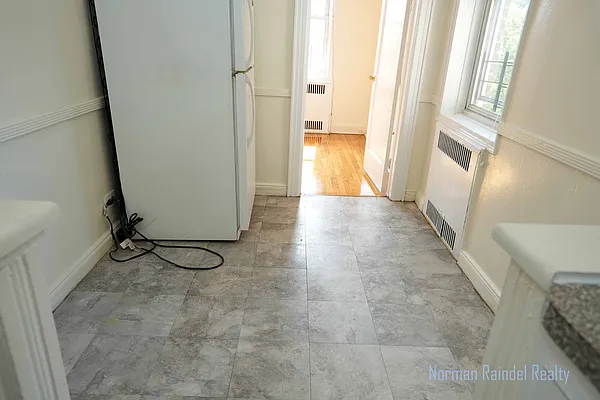 Rented by Norman Raindel, LREB | media 19