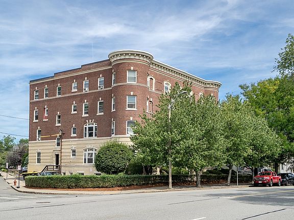 4th image of 457 Washington St APT 2