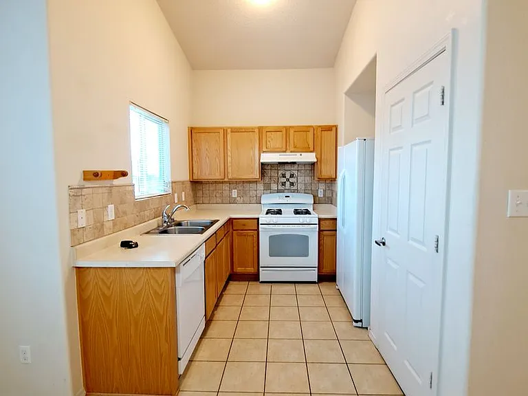 930 Desert Senna Ave SW — Photo 10