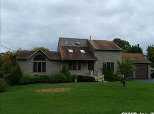 4036 Douglas Heights Dr, Canastota, NY 13032