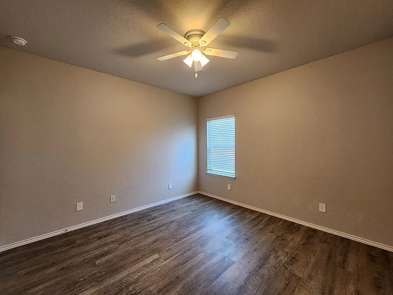 621 Jennifer Cv — Photo 21