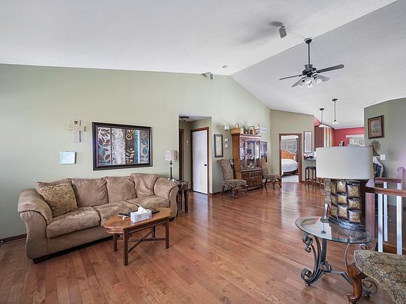 4th image of 1560 Lincoln Park Dr