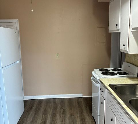 3rd image of 16 N State St APT 2