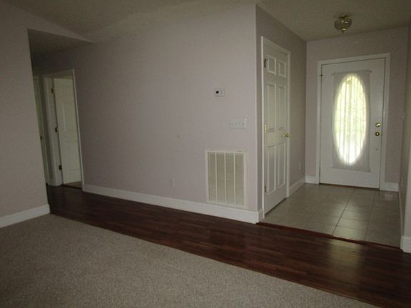 5th image of 96 Cedar Cir
