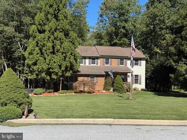 4 Seabury Ln, Downingtown, PA 19335