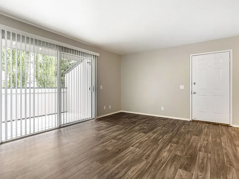 Kentwood Apartments — Photo 29
