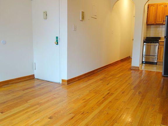 2nd image of 13 Cornelia St APT 4B