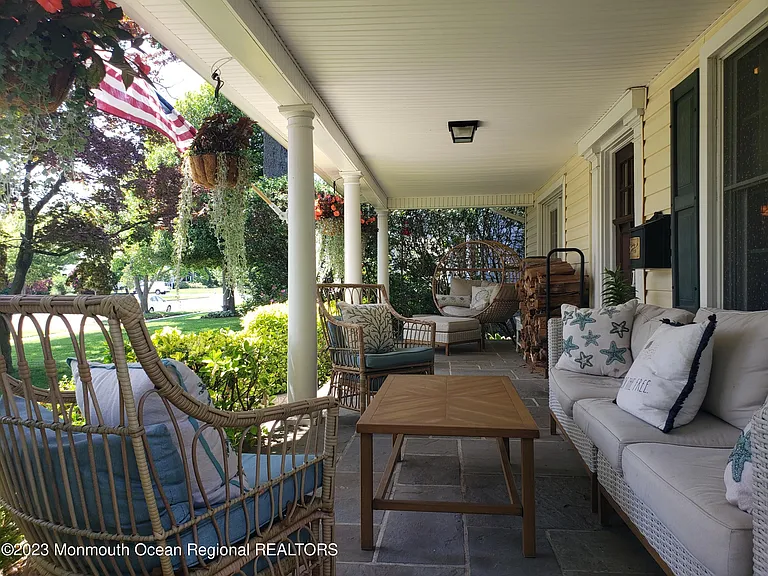 407 Chicago Blvd — Photo 1