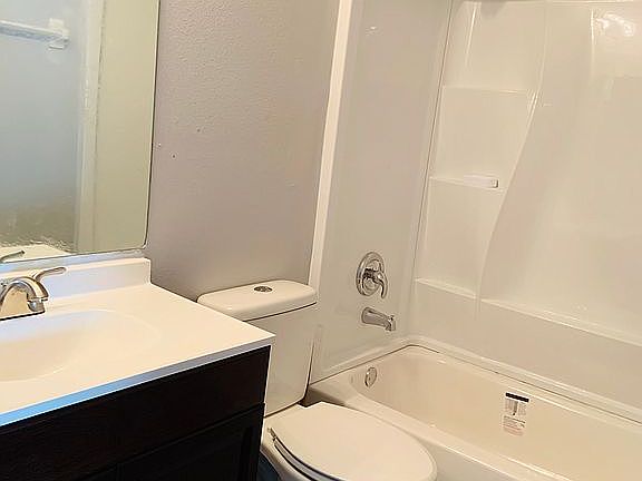 2nd image of 102 Mango Dr