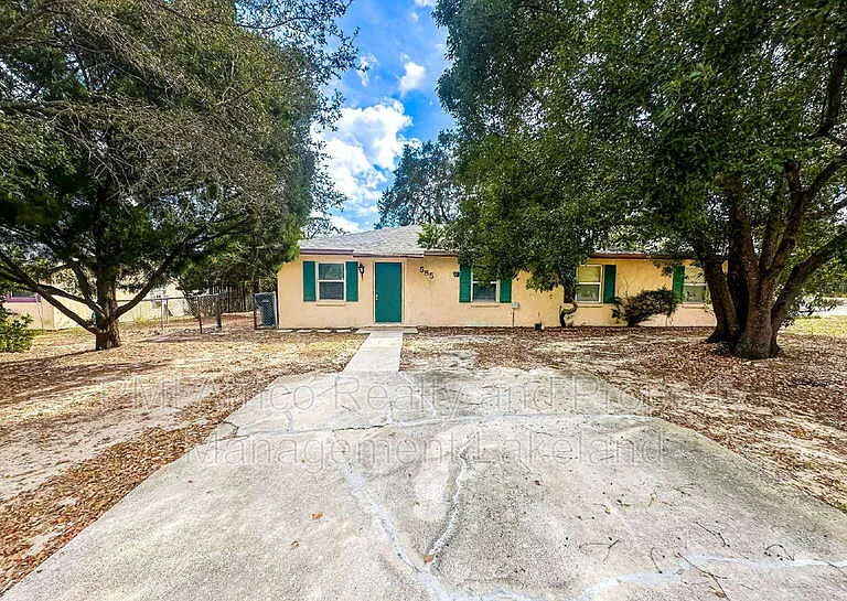 585 N Scenic Hwy — Photo 1