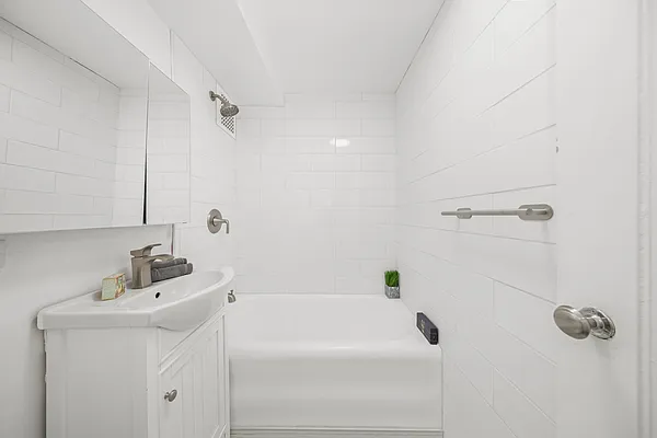 Sold by Douglas Elliman | media 18