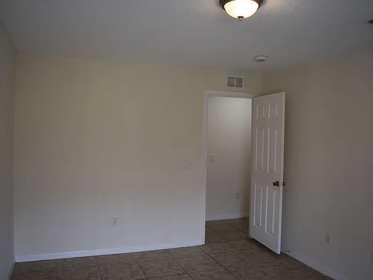 334 Bordeaux Ave NE — Photo 7